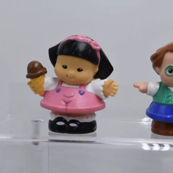 Vintage 2002/03 Fisher Price Little People Mixed Lot of 10 Mini-Figures - Picture 2 of 9